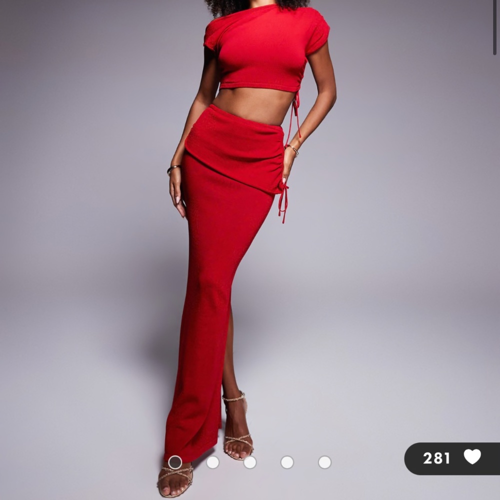 Red skirt set